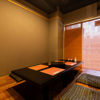 This is a private room with a sunken kotatsu that is recommended for entertaining or special occasions.