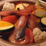 ジビエ料理 あまからくまから - フルーツトマトやズッキーニもたっぷり！「夏の甘えびトマト鍋」