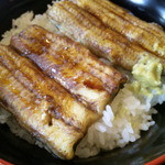 13731764 - 白焼き丼にしてしまいました