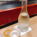 Minato Zushi - たまらず日本酒にシフト。二合徳利ですね。岡谷の高天だったかな？