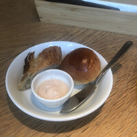 Tsuchi 農園野菜とチーズ料理 - 自家製天然酵母パンと自家製のりんごバター