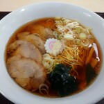 山王一丁目食堂 - 日替りラーメン(この日は醤油チャーシューメン) 530円