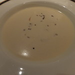 レペトワ - 前菜②：桃とジャガイモのビシソワーズスープ