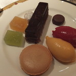 レペトワ - デザートの盛り合わせ①　好きなものを頼めます