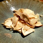 蒼 - 「藤本漁師の神経〆鱧のお出汁と、松茸のリゾット」松茸のご飯和え、ぐらいの比率。毎日これをおなか一杯食べていれば、ダイエットできます。口の中が松茸の香りで充満する。