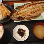 Ryoushinodaidokorotampakuookoku - 特大さば塩干し定食＋エビフライ