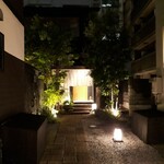 炭火割烹 白坂 - 赤坂にこんな空間が