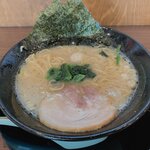 Yokohama Iekei Ramen Ichi Yonya - ラーメン680円