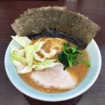 豚骨醤油らーめん じぇんとる麺 - ラーメン750円麺硬め。海苔増し100円。