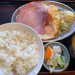 だるまや - ハムエッグ定食