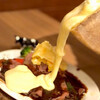 チーズと生はちみつ BeNe - 料理写真:自家製ローストビーフ ラクレットチーズがけ