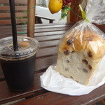 アミューズメントベーカリー＋プラス - アイスコーヒー、セルアンレーズン