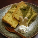 うさぎとぼく - シフォンケーキは抹茶ときなこの味がよく合ってるよ。7月からはレモンとオレンジシのフォンケーキ(だったかけ？)になるそうです。そっちも楽しみ～