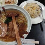 らーめん処あき葉 - 料理写真:角煮麺チャーハンセット