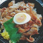 ファミリーマート - 料理写真:炙り焼豚丼