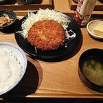 築地まる武食堂 - 牛タンジャンボメンチカツ定食