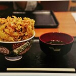 蒲郡漁港食堂 - 蒲郡海鮮かき揚げ丼（写真）