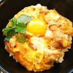 Oyakodon Gottsu Tabenahare - 厳選たまごと軍鶏の親子丼 1200円、ご飯大盛り無料になります