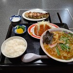 食亭エイト - 【2020.9.26(土)】煮かつセット(ラーメン＋煮かつ＋半ライス＋漬物)900円＋焼き餃子500円