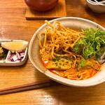 サバ サバ ナッツ - 料理写真:カオソーイ