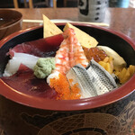 Sempachi Zushi - 海鮮ちらし。
      美味し。