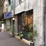 bistro nid - シンプルで雰囲気のある外観