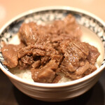 窯焼き割烹 黒泉 - 牛時雨煮丼