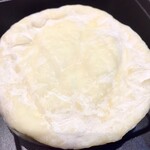 Hongouchizukoubou ohiasu - 購入当初の白カビチーズ　まだ白カビが白いって当たり前か（笑）