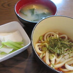Chisen - まぐろの山かけ丼に付く、味噌汁、かぶの甘酢漬け、冷たいうどん