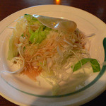 カフェ ド ラム - サラダは普通でした。でも美味しかったですよ。