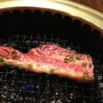 新長亭 - カルビ、焼き中♪