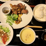 府中Ｄｉｎｉｎｇ＆Ｂａｒ　レストハウス - 