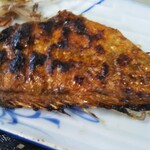 魚吉食堂 - 皮目とエンガワ付近の肉(身)が美味しい