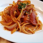 キッチンさくらい - ナポリタンハーフサイズ550円　
                                美味しいけど、ビックリするものはなく。こってりしていて、好みのナポリタンでした。