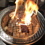 焼肉ホルモンまる笑 - 