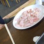 双葉食堂 - コブクロ&ガツを塩コショウで味付け