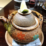 楓の小舎 - 椀 |鱧、松茸土瓶蒸し 麩、大黒占地、人参、三つ葉、カボス