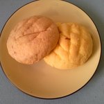 メロンパンとイチゴメロンパン