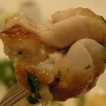 メゾン ドゥ アッシュ - 「北海道産真鱈の白子のムニエル」白子のアップ写真