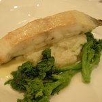 メゾン ドゥ アッシュ - 本日入荷の魚料理「平目のムニエル」のアップ写真