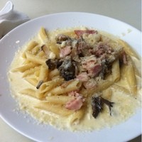 鉄板焼き 銀座 ポルトファーロ 本店 - PRANZO A。キノコとパンチェッタのクリームペンネ。