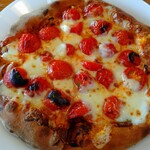 Gariba Piza Ando Kohi Hausu - トマトとモッツァレラチーズのピザSサイズ    1,280円