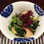 京天神 野口 - ●おひたし・ほうれん草、金時草、みずの実、大黒本シメジ