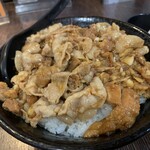 伝説のすた丼屋 - ごってり肉汁油すた丼の並盛です。（2020年9月）