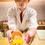 銀座 しのはら - フォアグラ、マンゴー、ドラゴンフルーツの最中