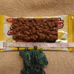 セブンイレブン - 料理写真:ブラックサンダーコーンポタージュ味 17g_33円 全長6.5cm