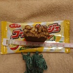 セブンイレブン - ブラックサンダーコーンポタージュ味　17g_33円　断面です