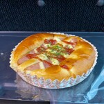 フレッシュベーカリー 焼きたてパン工房 - あらびきフランク