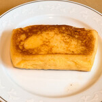 コンチネンタルルーム - 程よい甘さでハチミツをかけてもいけます
宿泊者はハーフサイズを税込450円で追加できます