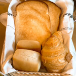 コンチネンタルルーム - トーストは外はカリッと、中はフワッと
クロワッサンは絶品でした